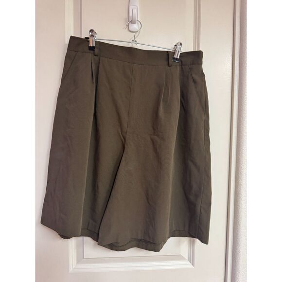 Vintage Women's Army Green Loose Pleated Long Retro Shorts Jessica Scott Large - Picture 1 of 8